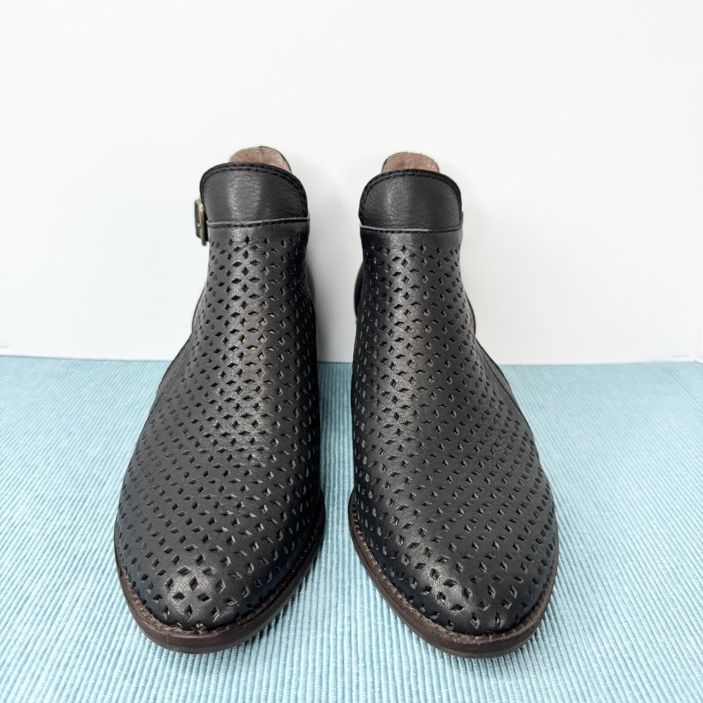 Lucky Brand Fillian Black Leather Perforated Ankle Boots Strappy Boho Size 7.5 - Picture 5 of 8
